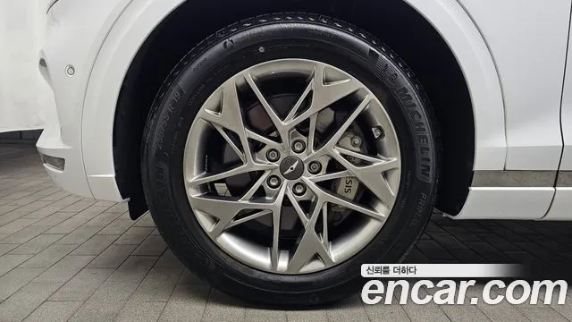Genesis GV70 2.5T Бензин AWD — Фото автомобиля 4