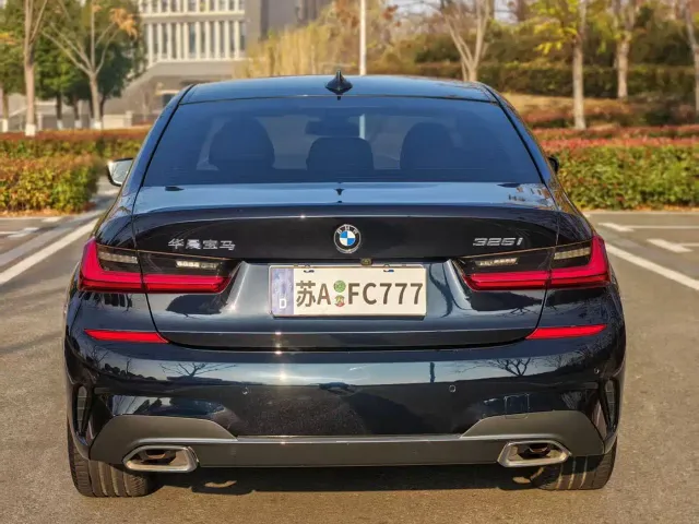 BMW 3 Series — Фото автомобиля 13