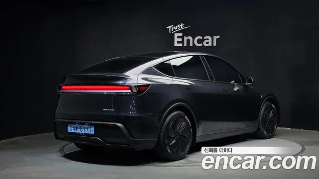 Tesla Model Y — Фото автомобиля 2