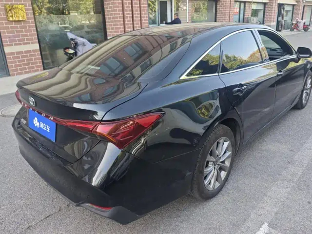 Toyota Avalon — Фото автомобиля 3