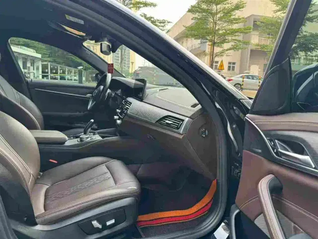 BMW 5 Series — Фото автомобиля 8