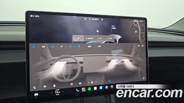 Tesla Model 3 — Фото автомобиля 5