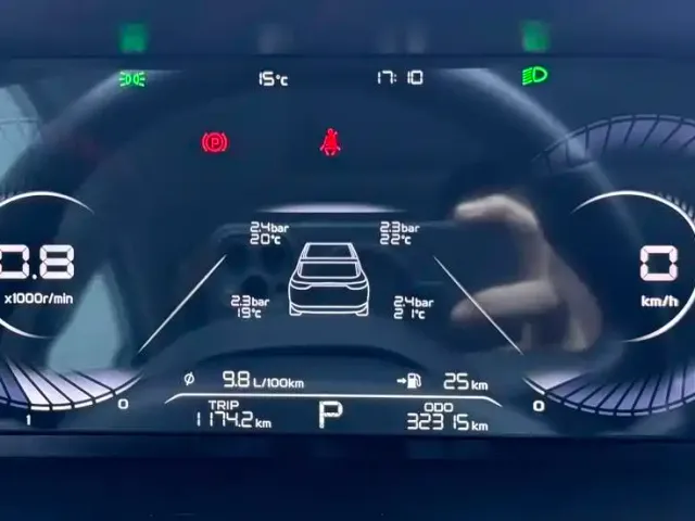 Geely Emgrand — Фото автомобиля 14