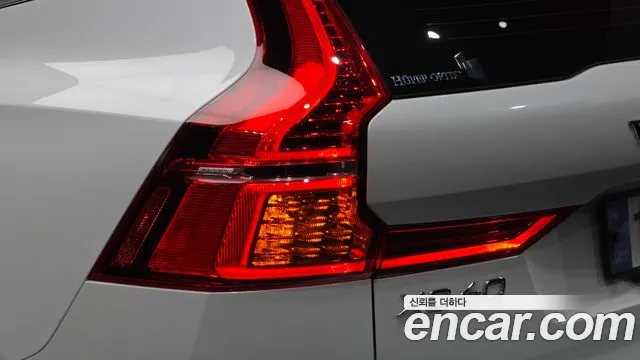 Вольво XC60 — Фото автомобиля 22