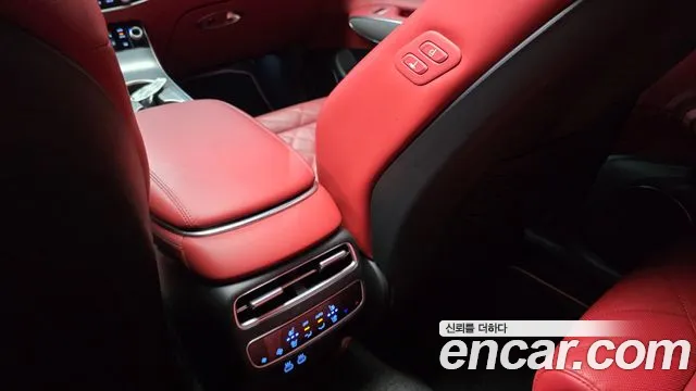 Genesis GV70 — Фото автомобиля 27