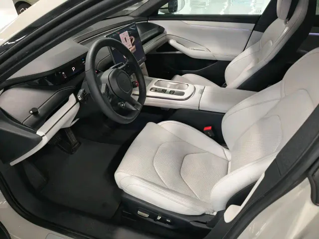 Xiaomi SU7 — Фото автомобиля 7