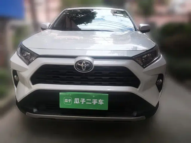 Toyota RAV4 — Фото автомобиля 2