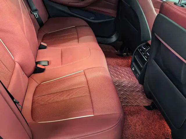 BMW 5 Series — Фото автомобиля 9