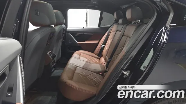 BMW 5-Series 5 серия (G60) 530i xDrive M Sport — Фото автомобиля 11