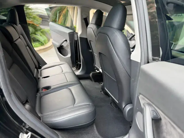 Tesla Model Y — Фото автомобиля 7