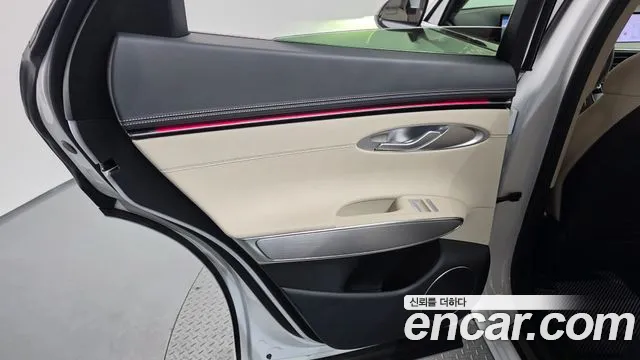 Genesis GV70 — Фото автомобиля 14