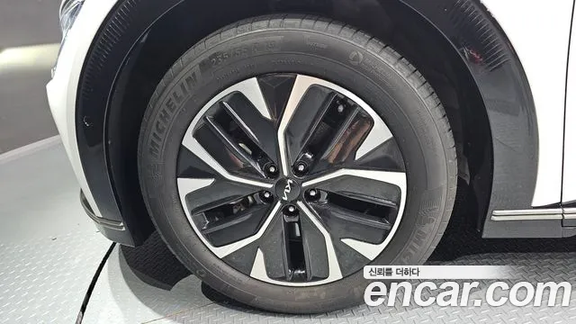 Kia EV6 — Фото автомобиля 5