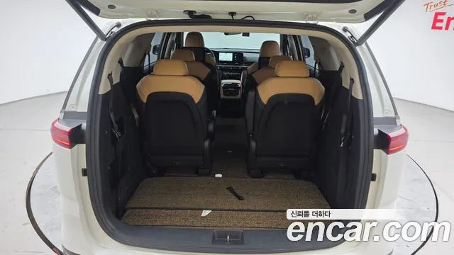 Kia Carnival Generation 4 — Фото автомобиля 20