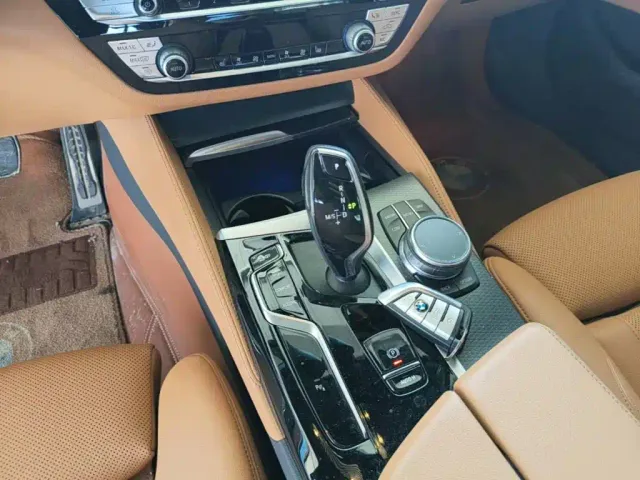 BMW 5 Series — Фото автомобиля 13