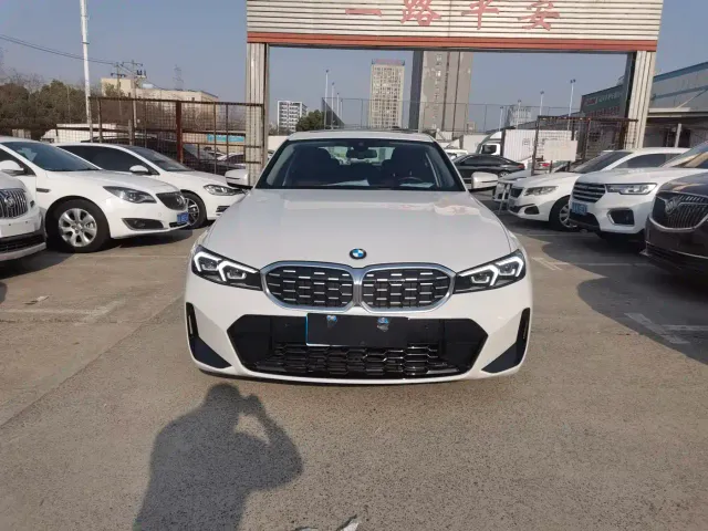 BMW 3 Series — Фото автомобиля 2