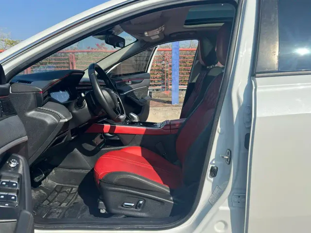 Dongfeng Yixuan MAX — Фото автомобиля 12