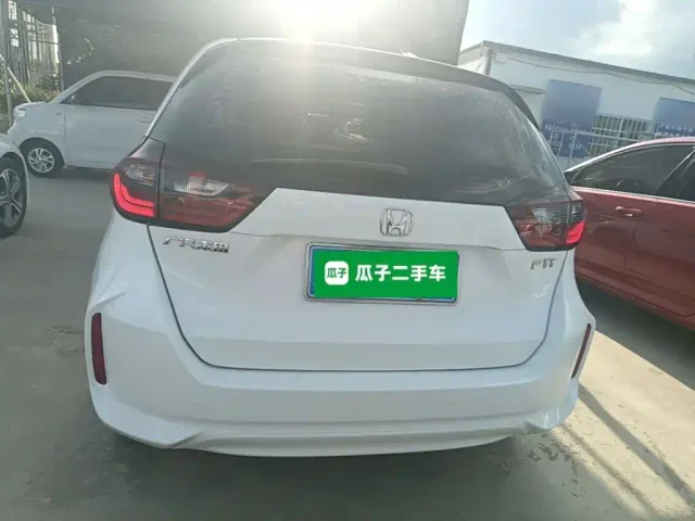 Honda Fit — Фото автомобиля 5