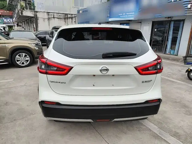 Nissan Qashqai — Фото автомобиля 5