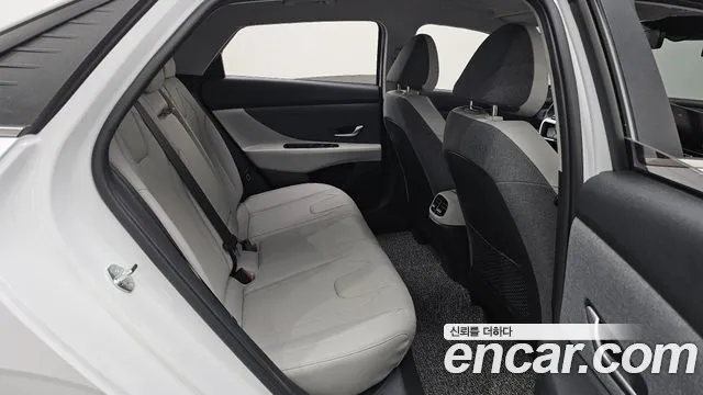 Hyundai Avante CN7 — Фото автомобиля 12