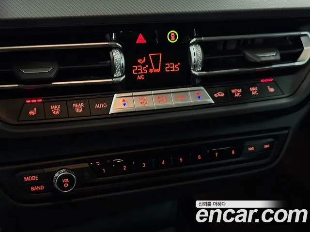 BMW 1 Series F40 — Фото автомобиля 14