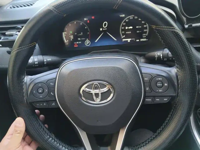 Toyota RAV4 — Фото автомобиля 15