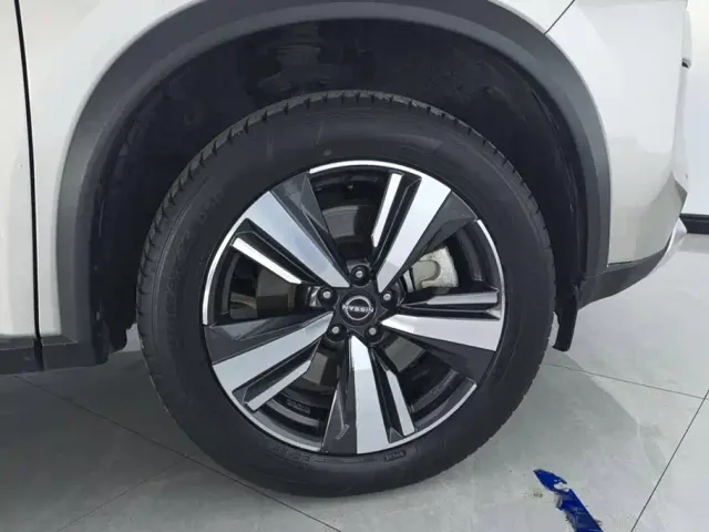 Nissan X-Trail — Фото автомобиля 6