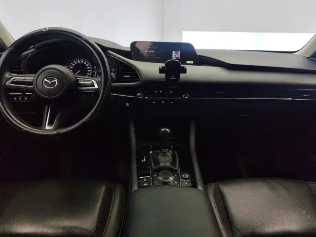 Mazda Axela — Фото автомобиля 12
