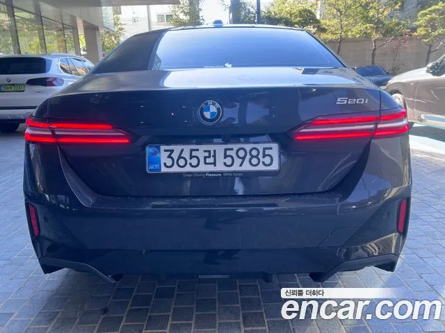 BMW 5 Series — Фото автомобиля 5