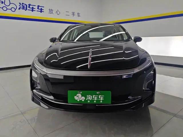 Hongqi E-QM5 — Фото автомобиля 2