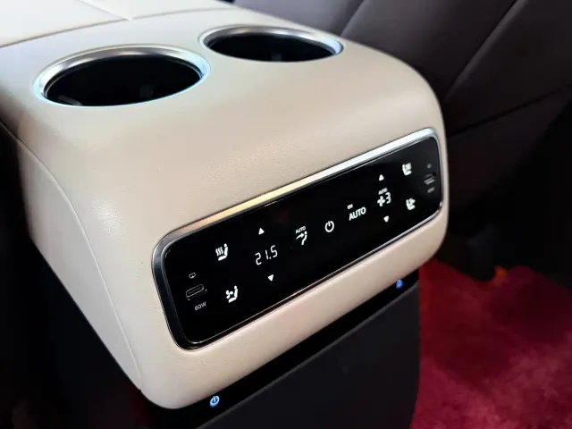 Li Auto MEGA — Фото автомобиля 16