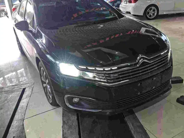 Citroen C6 — Фото автомобиля 2
