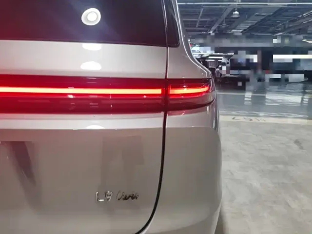 Li Auto L9 — Фото автомобиля 7