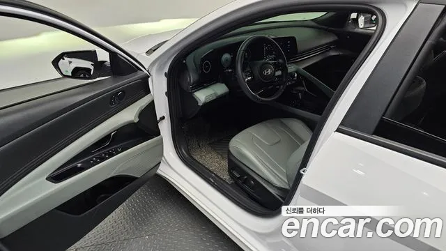 Hyundai AVANTE Новый Avante (CN7) — Фото автомобиля 11