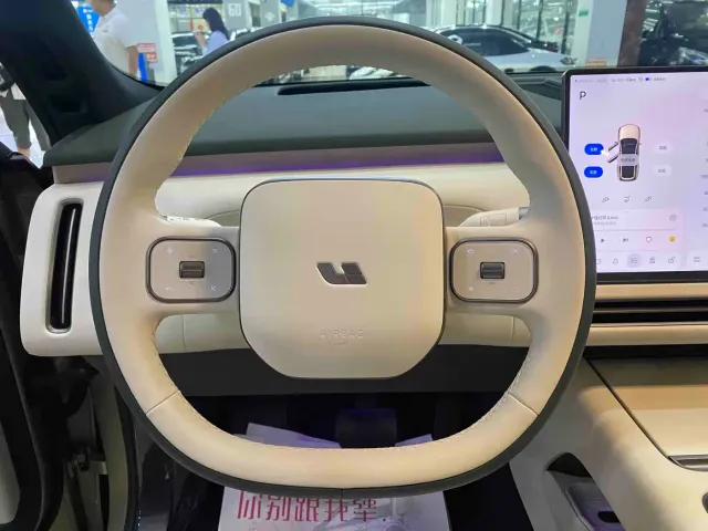 Li Auto Li Xiang L9 2026 Base Model — Фото автомобиля 14