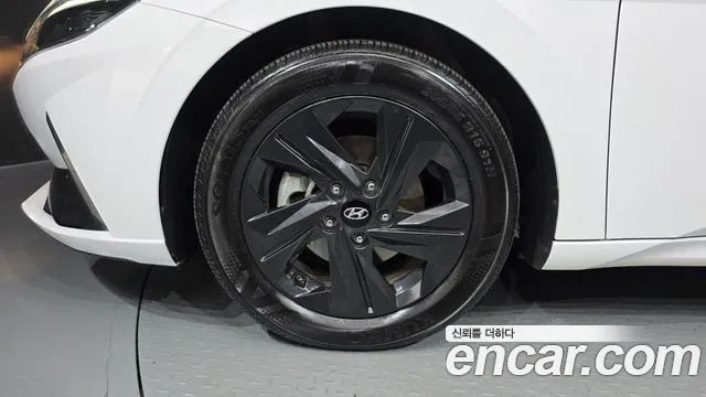Hyundai Avante — Фото автомобиля 5