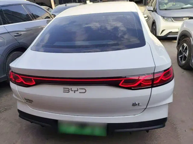 BYD Qin L — Фото автомобиля 5
