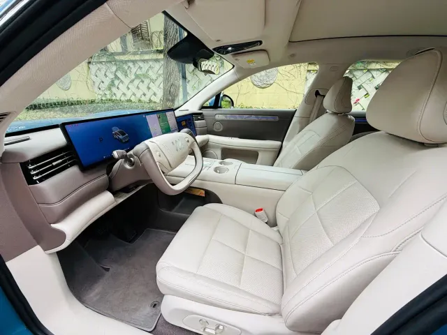 IM Motors LS6 — Фото автомобиля 9
