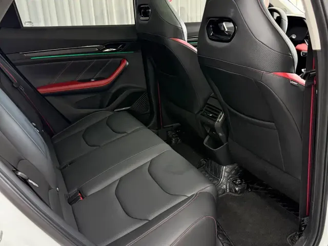 Geely Emgrand S — Фото автомобиля 18