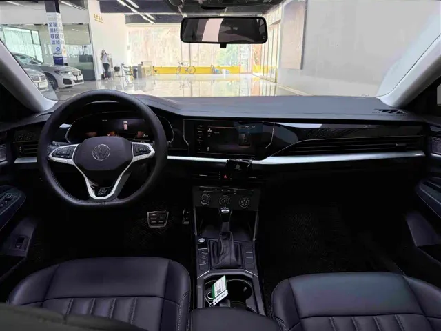 Volkswagen Passat — Фото автомобиля 9