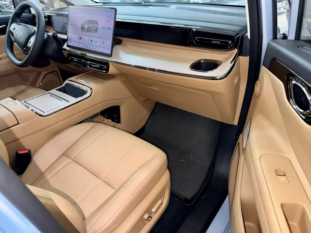 GAC Trumpchi E8 — Фото автомобиля 13