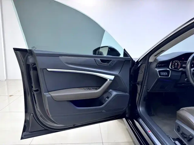 Audi A7L — Фото автомобиля 8