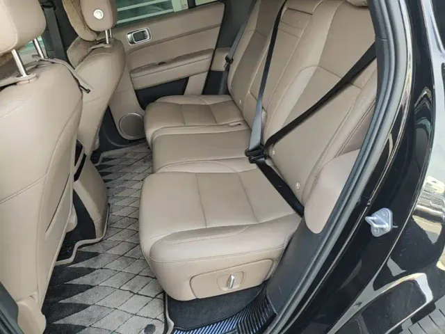 Li Auto L6 — Фото автомобиля 16