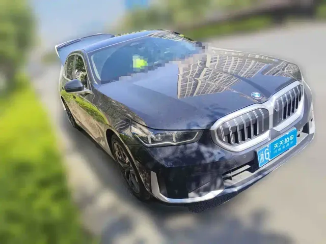 BMW 5 Series — Фото автомобиля 3