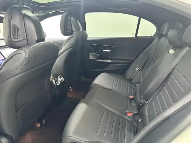 Mercedes-Benz C-Class — Фото автомобиля 16