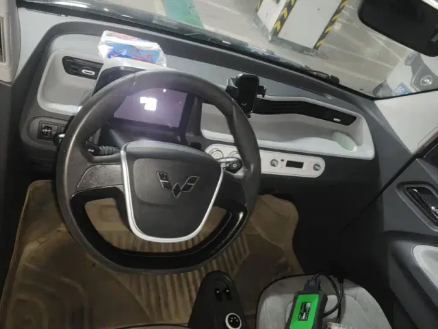 Wuling Hongguang Mini EV — Фото автомобиля 12