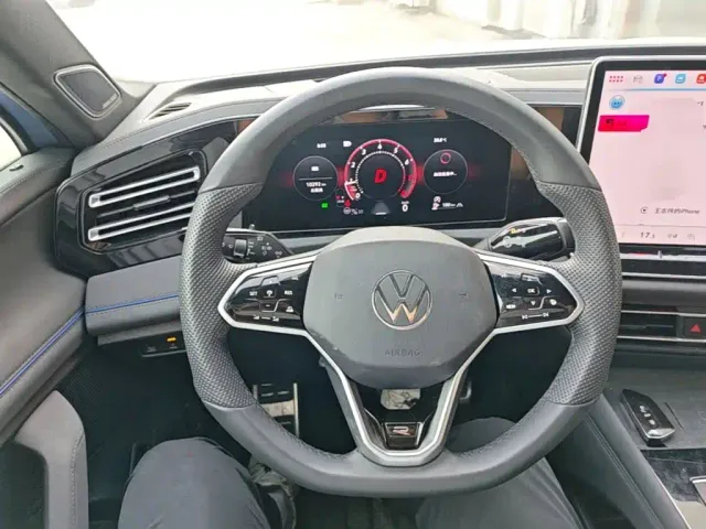 Volkswagen Tiguan L — Фото автомобиля 10
