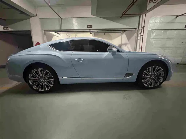Bentley Continental — Фото автомобиля 9