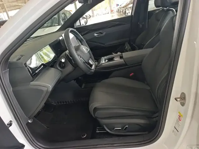 BYD Qin L — Фото автомобиля 14