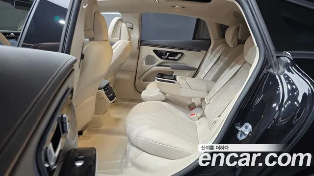 Mercedes-Benz EQS — Фото автомобиля 12