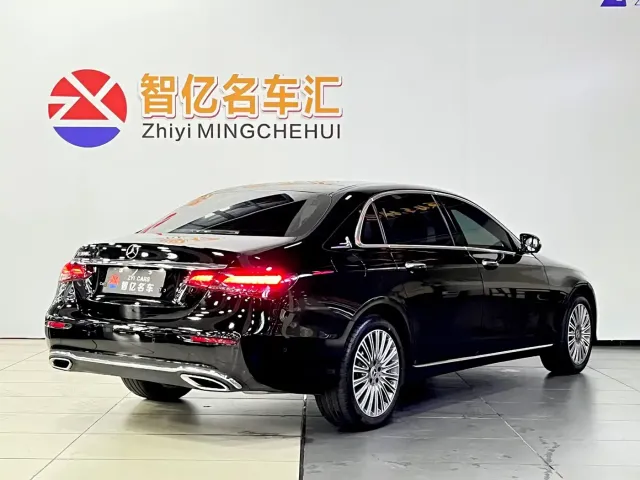 Mercedes-Benz E-Class — Фото автомобиля 14